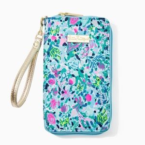 NWT Lilly Pultzier Tiki Palm Wristlet - multi dive bar